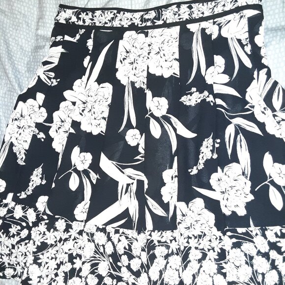 Karl Lagerfeld Paris * Sz 2 * Black & White * Short Skirt * High-End Designer - Picture 4 of 7